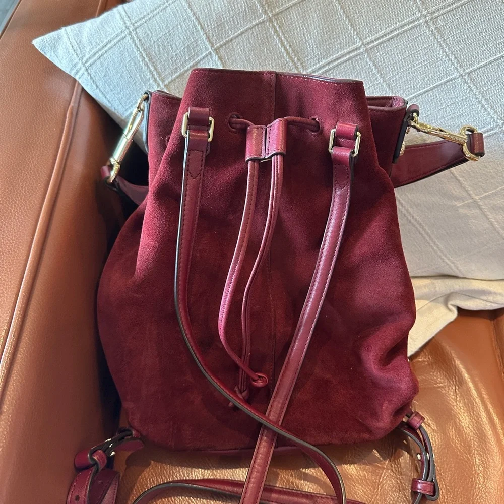Elegant Burgundy Suede Bucket Bag - Picture 3 of 5